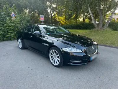 Gebraucht Jaguar XJ Premium Luxury 275 PS (202 kW) 2011 Schwarz Limousine