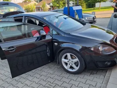 Gebraucht Seat Leon Style 125 PS (91 kW) 2010 Schwarz Kleinwagen