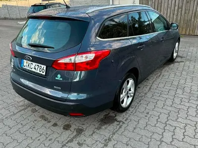 Gebraucht Ford Focus 115 PS (84 kW) 2012 Andere farben Kombi