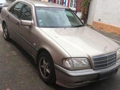 Gebraucht Mercedes C240 Classic 170 PS (125 kW) 1998 Gold Limousine