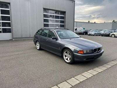 BMW 523