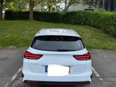 Gebraucht Kia Ceed Sportswagon Spirit 136 PS (100 kW) 2023 Weiß Kombi