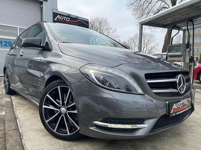 Grau Gebraucht 2013 Mercedes B220 Sport Van / Kleinbus | 14.990 € (Etwas zu teuer)