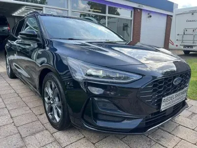 Gebraucht Ford Focus ST-Line 116 PS (85 kW) 2023 Schwarz Limousine