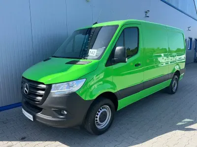 Gebraucht Mercedes Sprinter 170 PS (125 kW) 2021 Grün Van