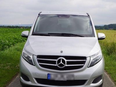 Mercedes V220