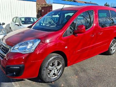 Gebraucht Peugeot Partner Tepee Active 110 PS (80 kW) 2018 Rot Van / Kleinbus