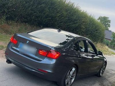 Gebraucht BMW 330 Sport Line 258 PS (189 kW) 2013 Grau Limousine