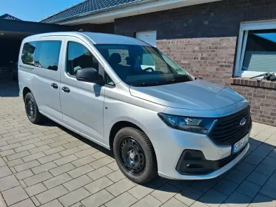 Gebraucht Ford Tourneo Connect Titanium 122 PS (89 kW) 2024 Silber Van / Kleinbus