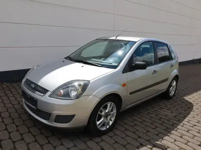 Gebraucht Ford Fiesta Fun X 69 PS (50 kW) 2008 Silber Kleinwagen