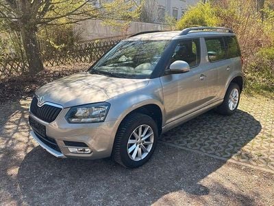 Second-hand Skoda Yeti Ambition 150 CP (110 kW) 2016 Bej SUV