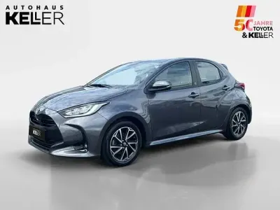 Gebraucht Toyota Yaris Basis 116 PS (85 kW) 2022 Marlingrau metallic Kleinwagen