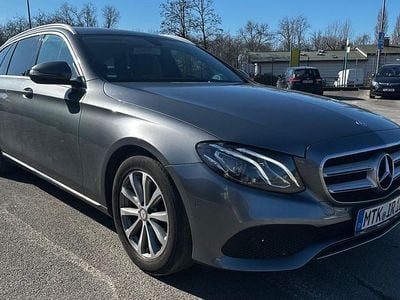 Gebraucht Mercedes E220 Avantgarde 194 PS (142 kW) 2017 Grau Kombi