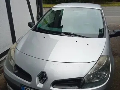 Gebraucht Renault Clio II 75 PS (55 kW) 2008 Silber Limousine