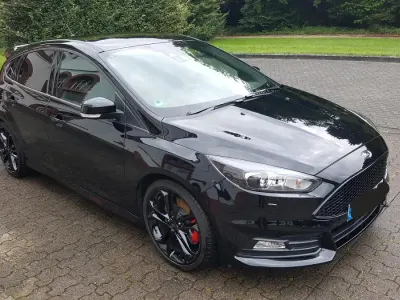 Gebraucht Ford Focus ST 250 PS (183 kW) 2017 Schwarz Limousine
