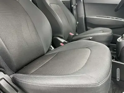 Gebraucht Hyundai i10 Trend 87 PS (63 kW) 2018 Grau metallic Kleinwagen