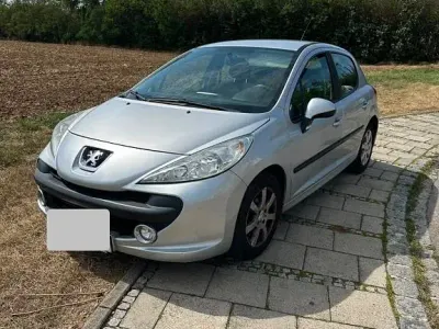 Gebraucht Peugeot 207 Sport 120 PS (88 kW) 2008 Silber Limousine