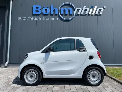Gebraucht Smart ForTwo Coupé 60 kW (82 PS) 2023 Weiß Kleinwagen