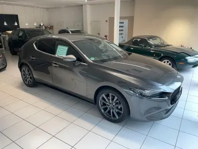 Neu Mazda 3 Exclusive-Line 140 PS (102 kW) 2026 Grau Limousine