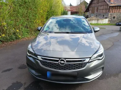Gebraucht Opel Astra Edition 105 PS (77 kW) 2017 Grau Limousine