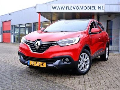 Rot Gebraucht 2016 Renault Kadjar Intens SUV | 8.950 € (Fairer Preis)