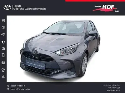Gebraucht Toyota Yaris Active 125 PS (91 kW) 2023 Grau Kleinwagen