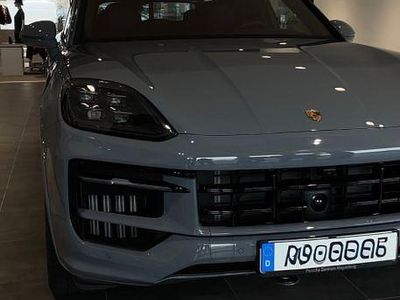 Grau Gebraucht 2023 Porsche Cayenne SUV | 83.999 € (Etwas zu teuer)