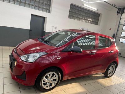 Gebraucht Hyundai i10 Classic 67 PS (49 kW) 2017 Rot Kleinwagen