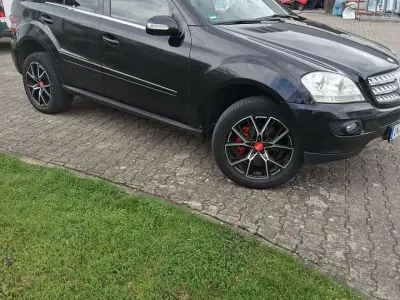 Gebraucht Mercedes ML280 190 PS (139 kW) 2007 Schwarz SUV