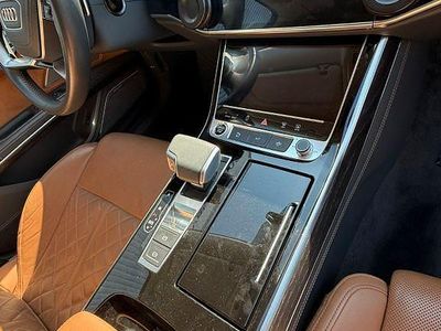Audi A8L