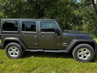 Käytetty Jeep Wrangler Sahara 200 HP (147 kW) 2014 Vihreä Katumaasturi
