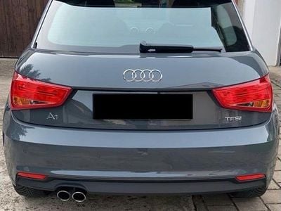Grau Gebraucht 2015 Audi A1 Sportback Kleinwagen | 14.500 € (Etwas zu teuer)