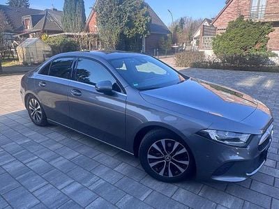 Gebraucht Mercedes A180 116 PS (85 kW) 2020 Grau Limousine