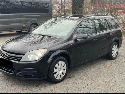 Gebraucht Opel Astra 90 PS (66 kW) 2005 Schwarz Kombi