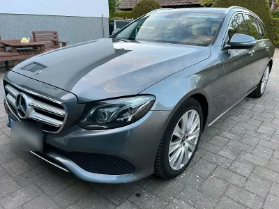 Używany Mercedes E220