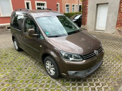 Gebraucht VW Caddy 102 PS (75 kW) 2010 Braun Van / Kleinbus