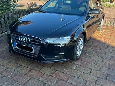 Gebraucht Audi A4 136 PS (100 kW) 2014 Schwarz Kombi