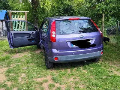 Gebraucht Ford Fiesta 101 PS (74 kW) 2006 Violett Kleinwagen