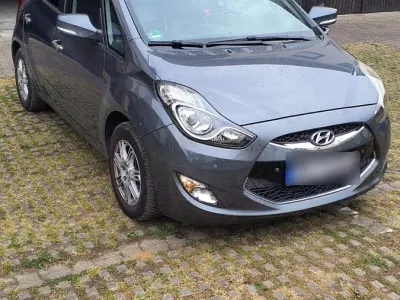 Gebraucht Hyundai ix20 Trend 125 PS (91 kW) 2011 Grau Kleinwagen