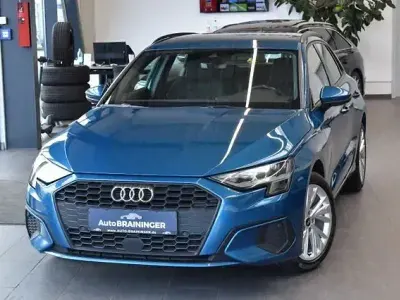 Gebraucht Audi A3 Sport 116 PS (85 kW) 2021 Blau Limousine
