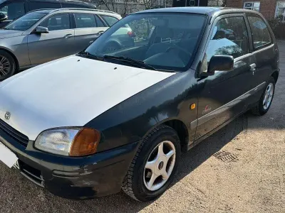Gebraucht Toyota Starlet 75 PS (55 kW) 1997 Andere farben Kleinwagen