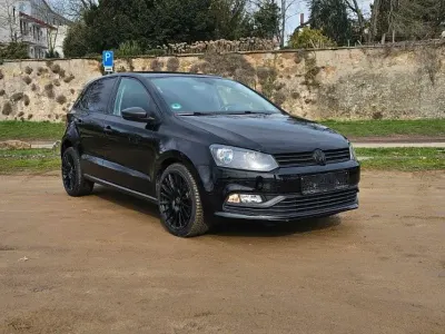 Używany VW Polo Trendline 75 KM (55 kW) 2015 Czarny Hatchback