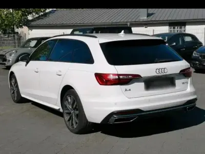 Gebraucht Audi A4 Comfort 163 PS (119 kW) 2020 Weiß Kombi