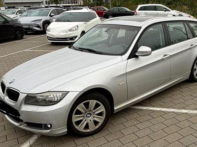 Gebraucht BMW 318 143 PS (105 kW) 2011 Silber Kombi