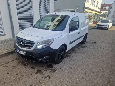 Używany Mercedes Citan 109 90 KM (66 kW) 2017 Biały Van