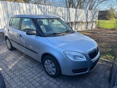 Gebraucht Skoda Fabia Classic 60 PS (44 kW) 2010 Silber Limousine