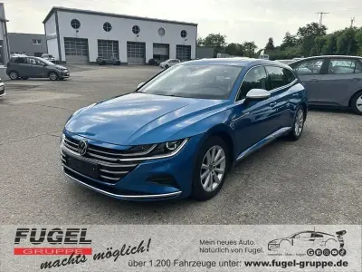 Gebraucht VW Arteon Elegance 200 PS (147 kW) 2020 Eisvogelblau Limousine