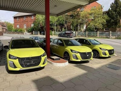 Nuova Peugeot 208 Style 101 CV (74 kW) 2026 Verde Utilitaria