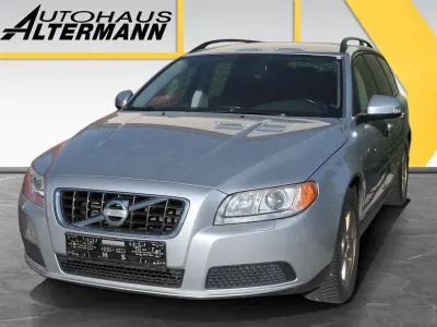 Usata Volvo V70 145 CV (106 kW) 2009 Argento Station wagon
