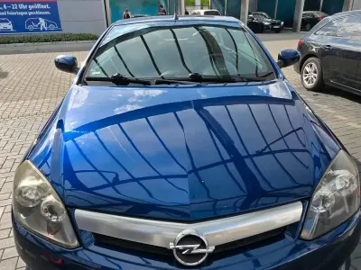 Gebraucht Opel Tigra 90 PS (66 kW) 2004 Blau Cabrio